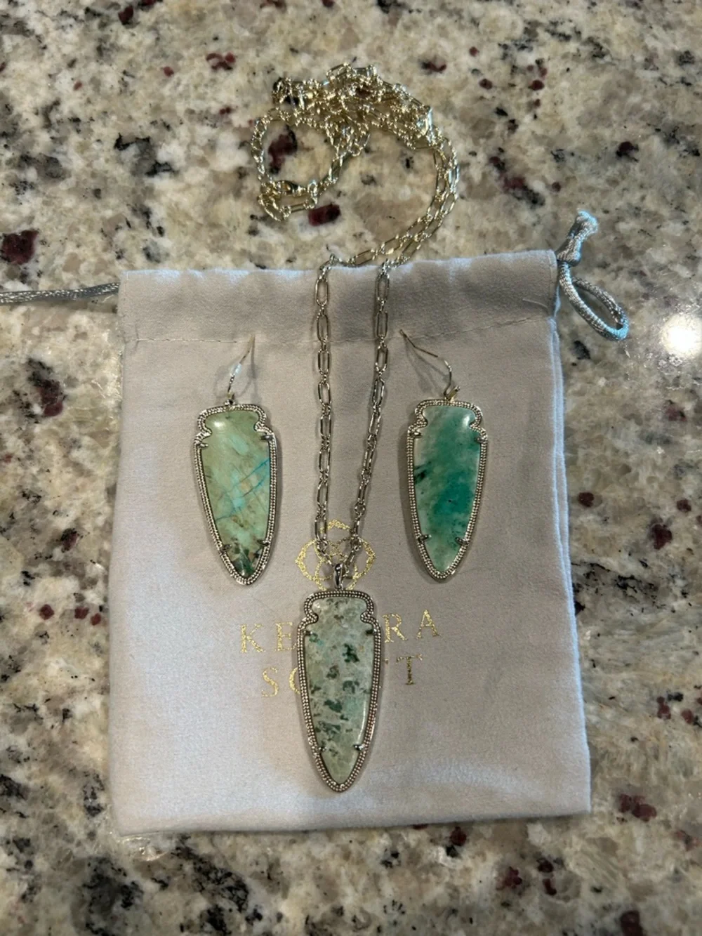 Kendra Scott Gold Arrowhead Green Stone Pendant Necklace and Earring Set - Picture 2 of 2